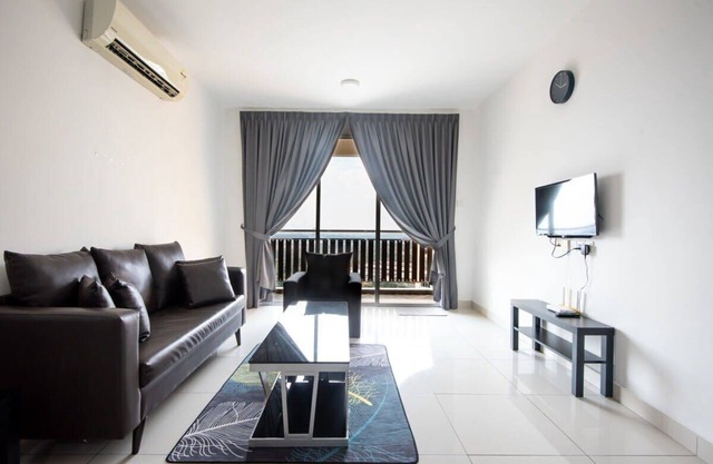 Comfy 3BR Apt @ KSL Daya Near IKEA Tebrau, Parking