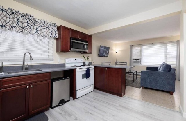 Comfy and Equipped for Families - Webster Hill Suite1E