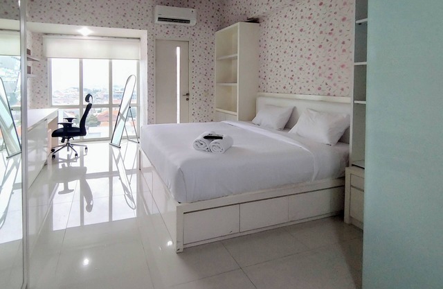 Comfy and Warm Studio at The Square Surabaya Apartment