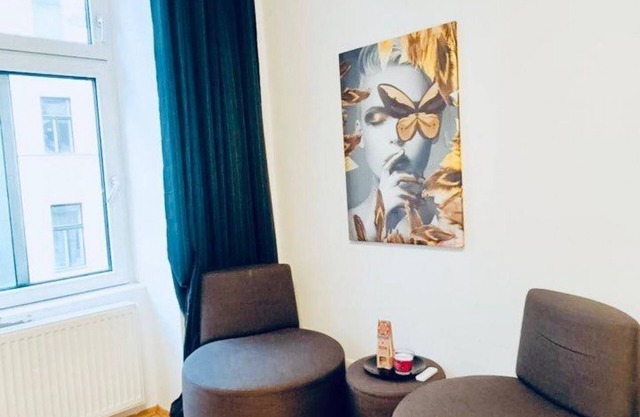 Comfy & Cozy 3BR Apartment by Währinger Park