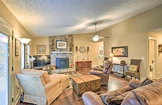 Comfy Jasper Getaway with Community Amenities!