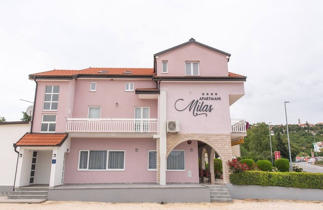 Comfy Stay Near Blue Lake