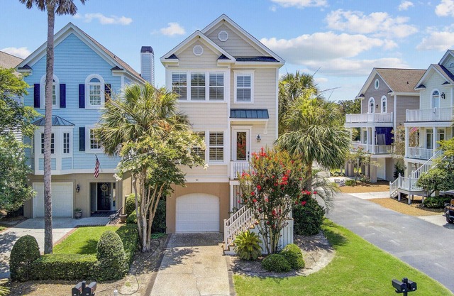 Commons Court 21 by Wild Dunes, with Amenities