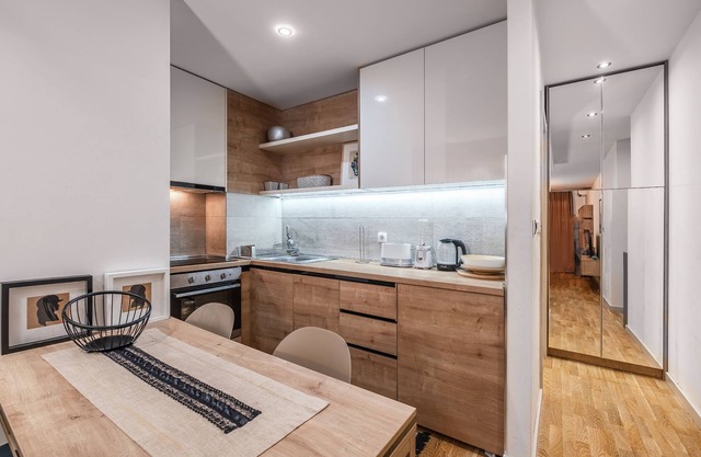 Compact, Central Studio 5 min to Beach in Budva