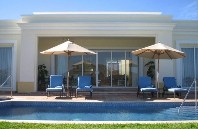 Complete Villa with private pool ! Available April 1st - 16th