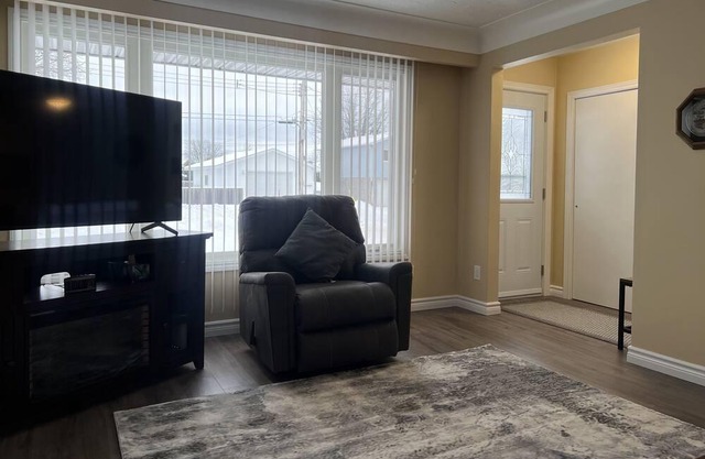 Completely renovated in 2022, fully furnished bungalow