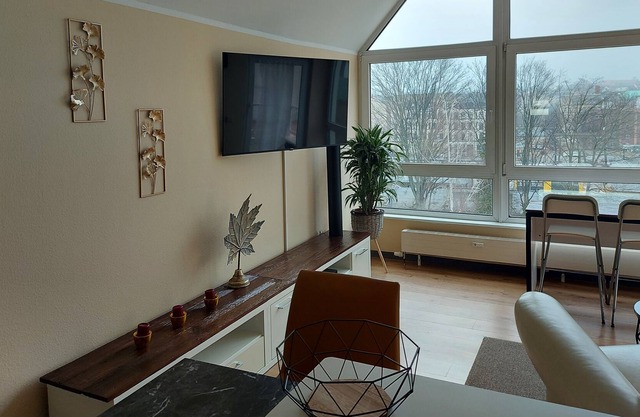 Condo-Apartment-Private Bathroom