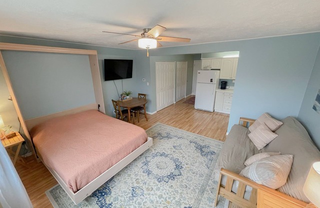 Condo on Lake Michigan Shoreline w/Private Beach