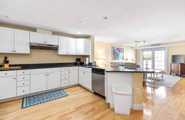 Condo Room 207 Ocean view next to the pier