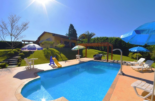 Condominium farmhouse near SP with heated pool,