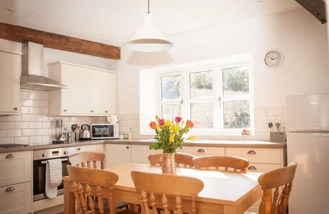 Contemporary cottage in lovely Devon village.