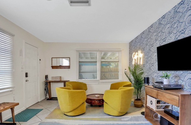 Contemporary Home with Private Pool & Hot Tub, Central AC, and Washer/Dryer