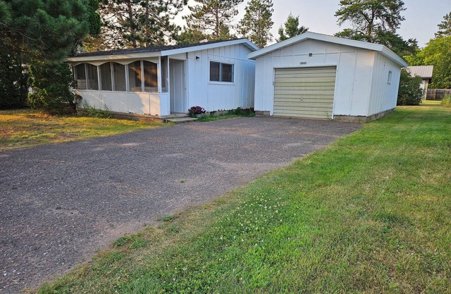 Convenient and comfortable 2 bedroom home in Hayward