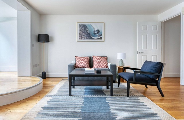 Convenient Canary Wharf 1BR w/Parking, nr Bars & Dining, by Blueground