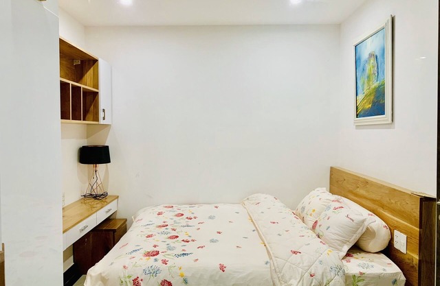 Conveniently located near BigC, next to Xuân Hương Lake,