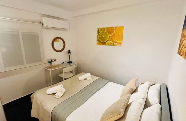 Cool, Modern and Snug 3BR Apartment Peachy Stays