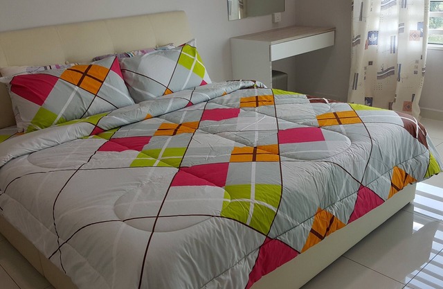 Cool & Modern Condo, Penang @ 3br & 3 Baths With Free Wifi