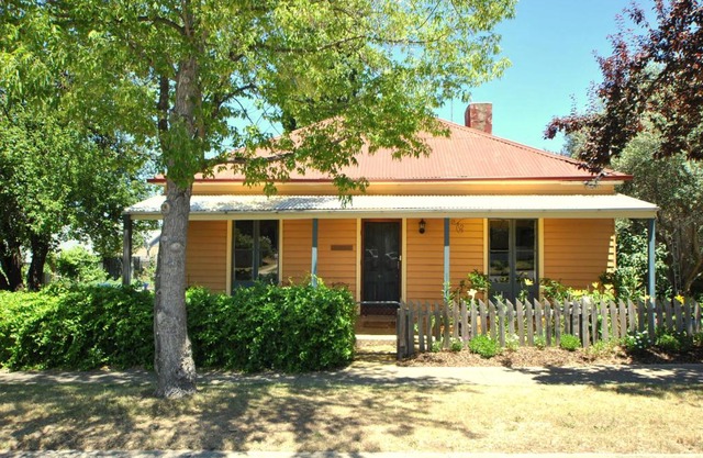Cooma Cottage