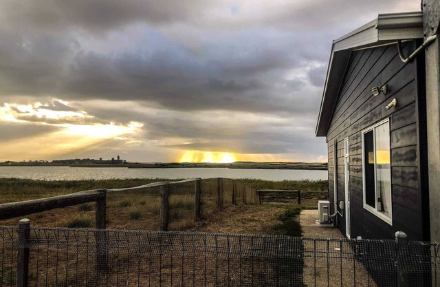 Coorong Island Retreat - Pet Friendly - Farm Stay