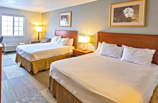 Coratel Inn by Jasper Iowa Fairfield - Deluxe 2 Queen Bed Non Smoking