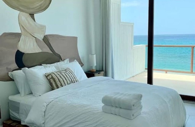Corcega Beachfront Suite with Balcony in Rincon