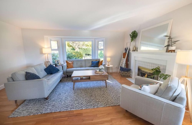 Cordova Burrow - Great Family Home in Saanich!