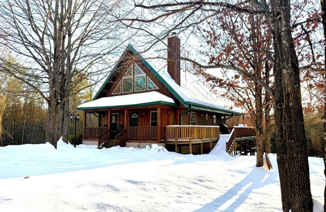 Cornerstone Mountain Retreat -BACK TO SCHOOL SPECIAL! Discount on base rate.