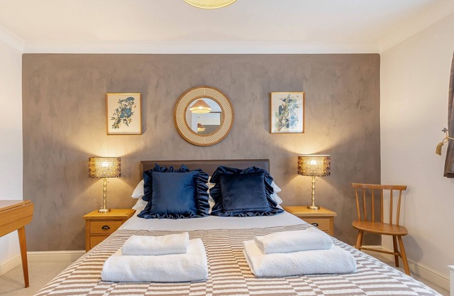 Cornerways by Bloom Stays - family home in City centre, ideal for exploring Canterbury