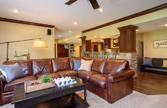 Corporate Executive Home King Beds Strong Wi-Fi