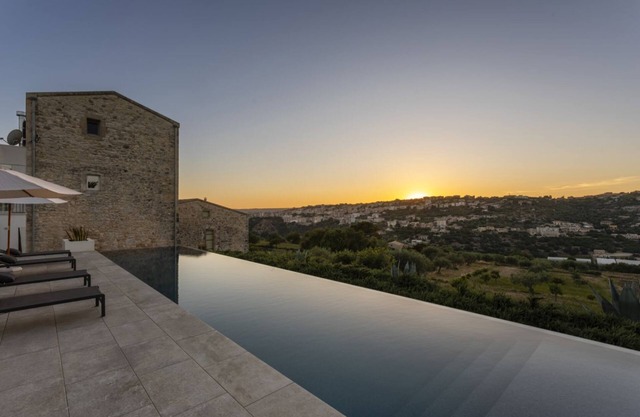 Corten House - Luxury villa with pool and panoramic view