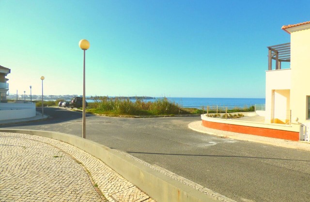 Cosmos Retreat Baleal