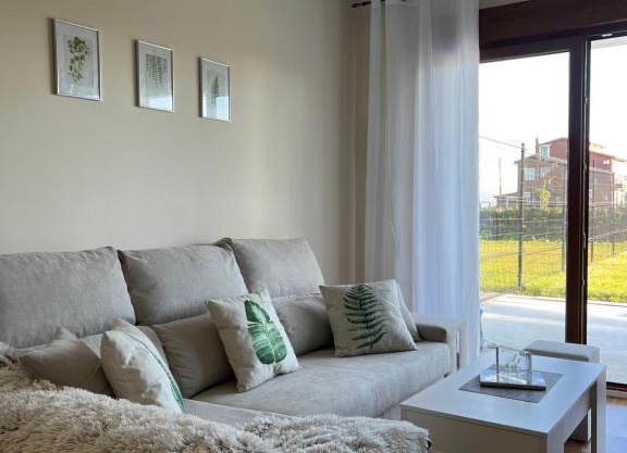 Costa Santander. Apartamento con jardín