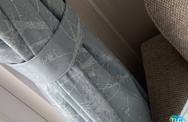 Cosy 2 bedroom caravan with Patio doors onto decking, situated near Dunbar.