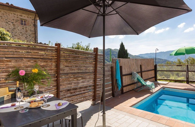 Cosy apartment for 5 guests with private pool, WIFI, TV and pets allowed