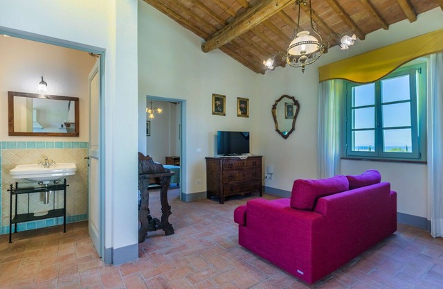 Cosy apartment for 4 guests with A/C, pool, WIFI, TV, patio, pets allowed and panoramic view