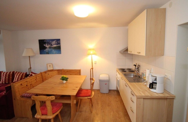 Cosy apartment for 8 people with WIFI, TV and balcony