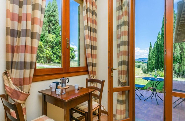 Cosy apartment for 4 guests with A/C, WIFI, pool, TV and pets allowed