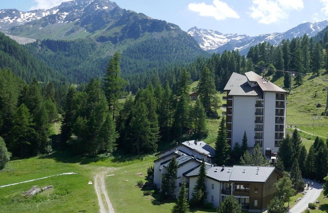 Cosy apartment for 8 guests with WIFI, TV and terrace