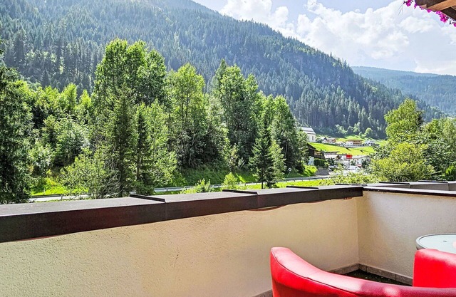 Cosy apartment for 10 people with WIFI, TV and terrace