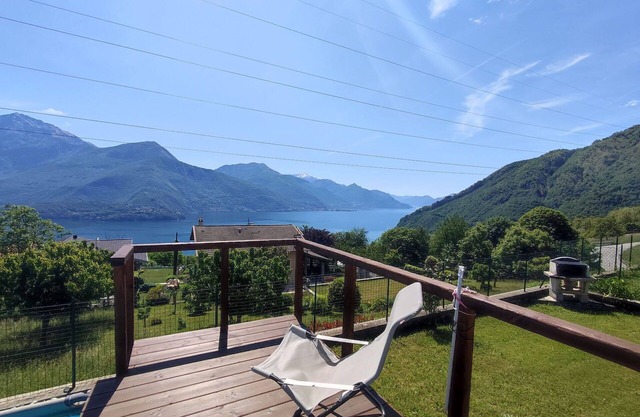 Cosy apartment for 2 people with hot tub, WIFI, pool, TV and patio