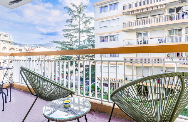 Cosy apartment for 2 people with WIFI, A/C, TV, terrace, pets allowed and panoramic view