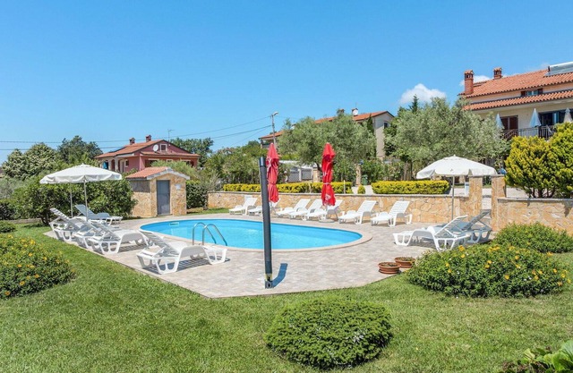 Cosy apartment for 3 guests with pool, WIFI, TV, terrace and parking