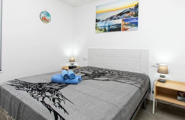Cosy apartment for 4 guests with WIFI, A/C, TV and terrace