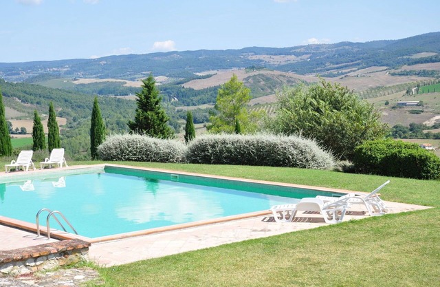 Cosy apartment for 4 guests with WIFI, pool, TV, pets allowed and panoramic view