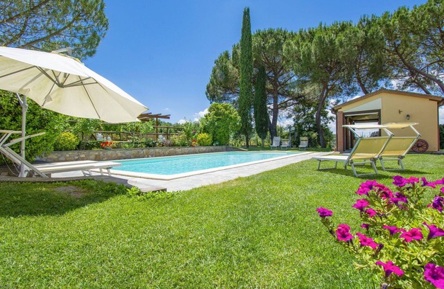 Cosy apartment for 4 people with pool, WIFI, TV, terrace and pets allowed