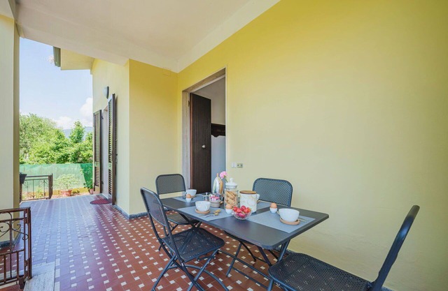 Cosy apartment for 4 people with WIFI, TV and patio