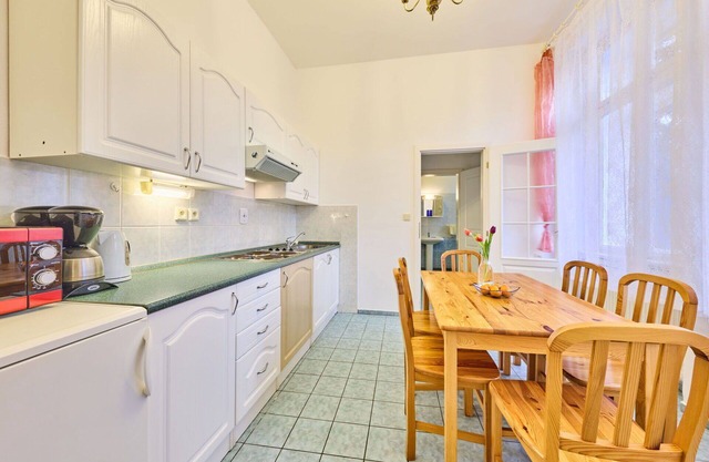 Cosy apartment for 5 guests with WIFI and TV
