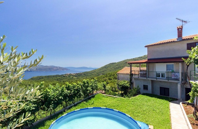 Cosy apartment for 5 guests with private pool, A/C, WIFI, TV and terrace