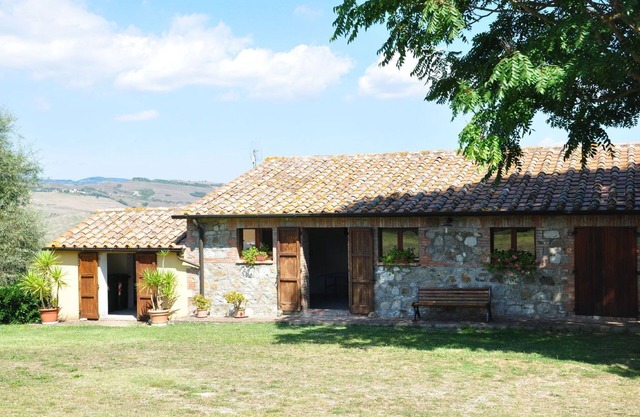 Cosy apartment for 6 guests with pool, WIFI, TV, pets allowed and panoramic view