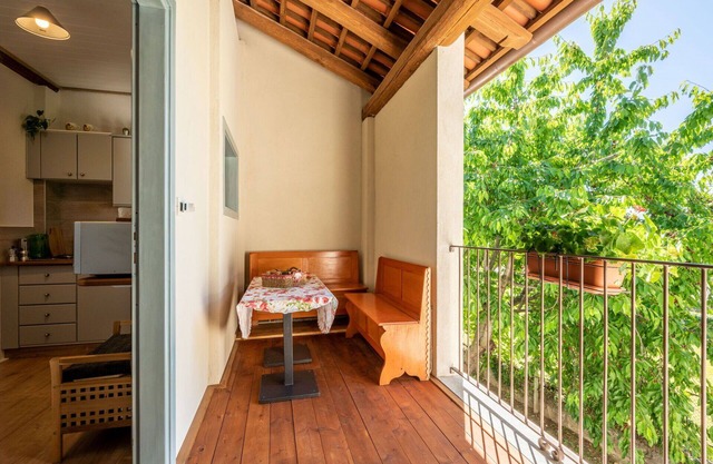 Cosy apartment for 6 people with WIFI, TV, terrace and pets allowed